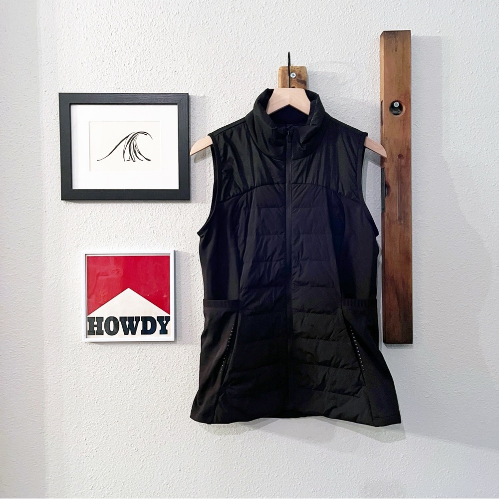 $148 Lululemon Down for It All Puffer Vest in Black Size 10